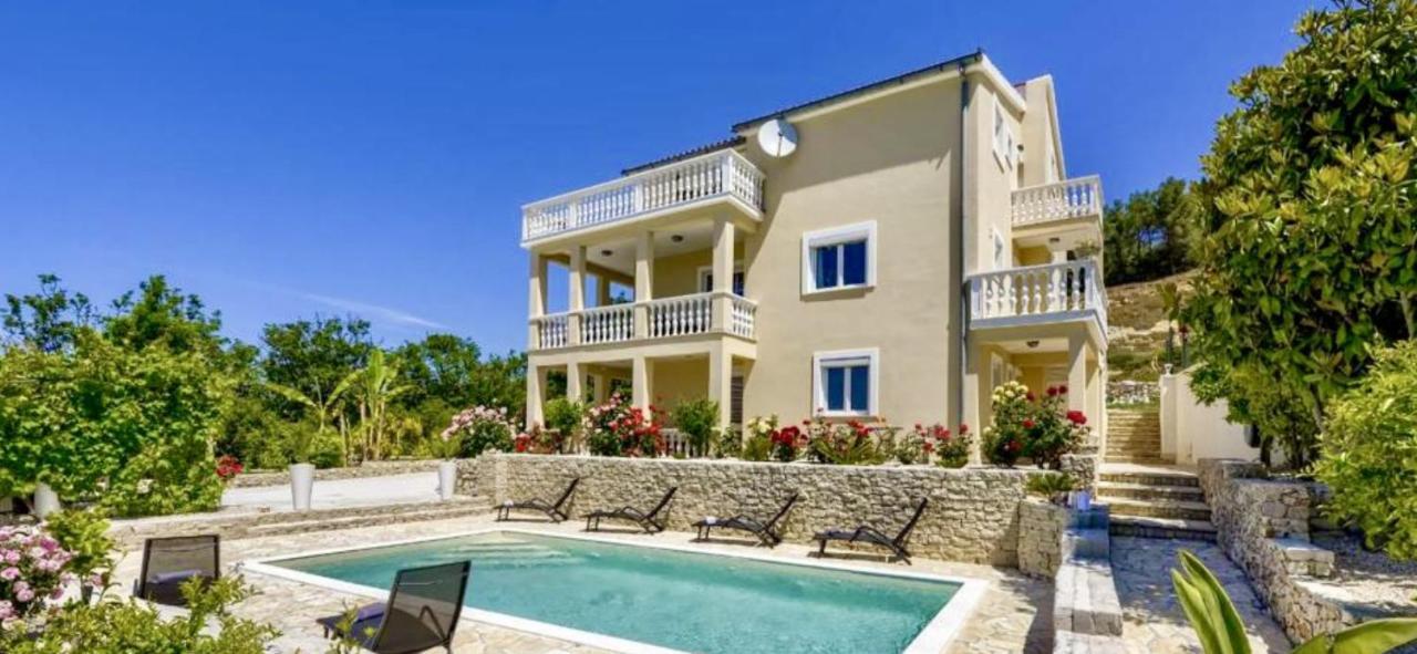 Haus Lilli Mit Pool Lägenhet Ražanac Exteriör bild